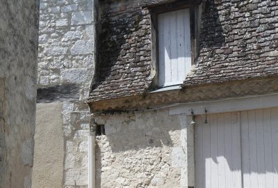 Lucarne d'accès sur une maison. Photo © Alex Medwedeff