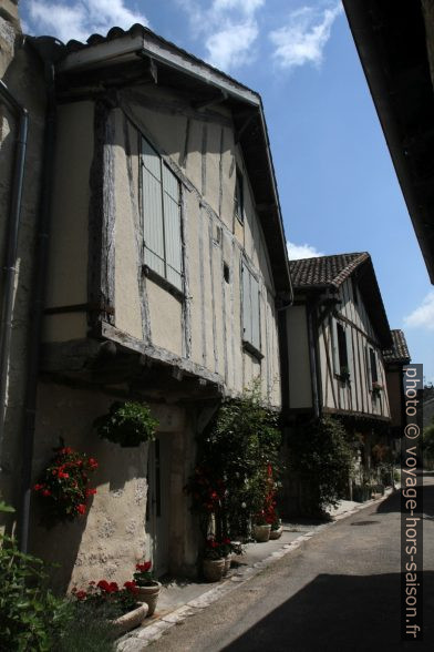 Maisons à colombages et encorbellement. Photo © Alex Medwedeff