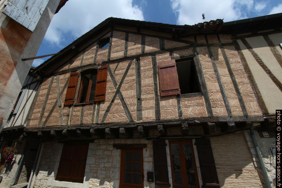 Maisons à colombages comblés de briques. Photo © André M. Winter