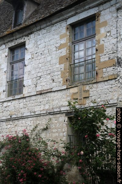 Chateau d'Issigeac. Photo © Alex Medwedeff