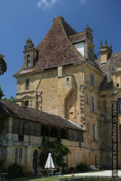 Partie inachevée du Château de Lanquais. Photo © Alex Medwedeff