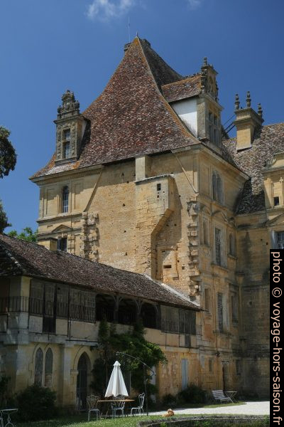 Partie inachevée du Château de Lanquais. Photo © Alex Medwedeff
