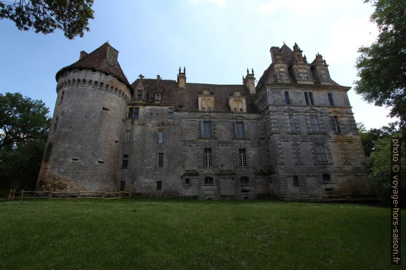 Face nord du Château de Lanquais. Photo © André M. Winter