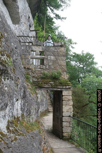 Accueil médiéval à la Roque Saint-Christophe. Photo © Alex Medwedeff