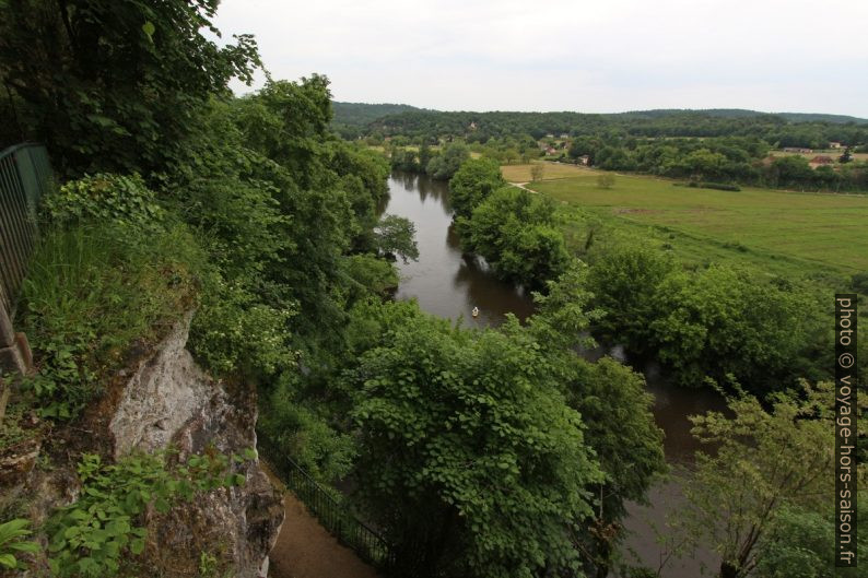 Vallée de la Vézère vue de la Roque Saint-Christophe. Photo © André M. Winter