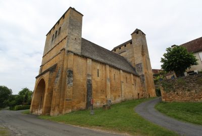 Église fortifiée de Tayac. Photo © André M. Winter