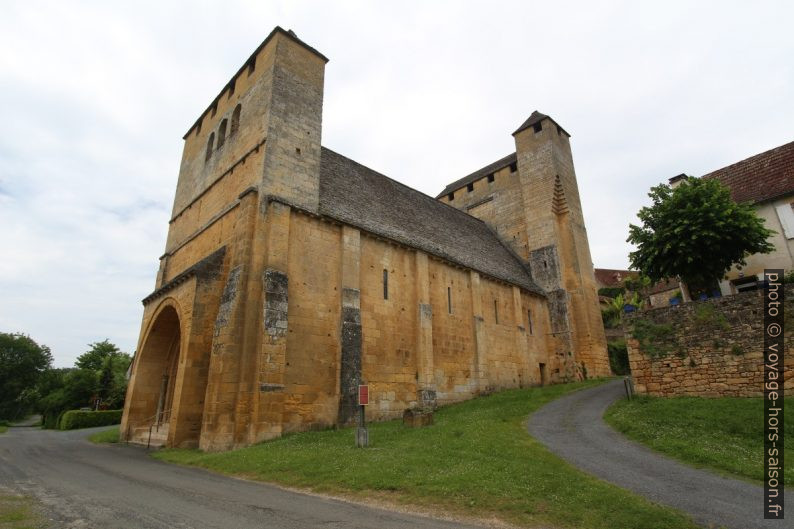 Église fortifiée de Tayac. Photo © André M. Winter