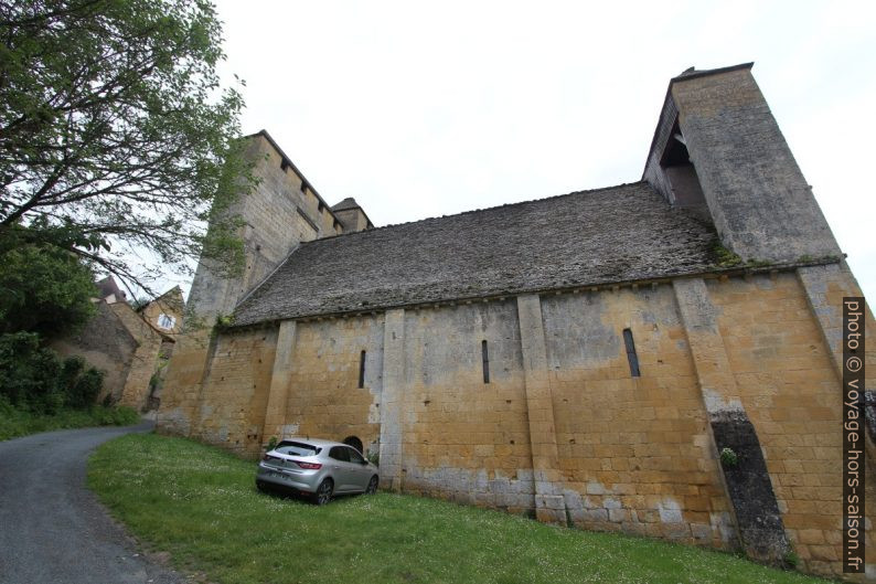 Face nord-ouest de l'église de Tayac. Photo © Alex Medwedeff