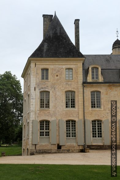 Aile nord du Château de Campagne. Photo © Alex Medwedeff