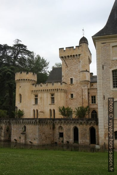 Partie ouest du Château de Campagne. Photo © Alex Medwedeff