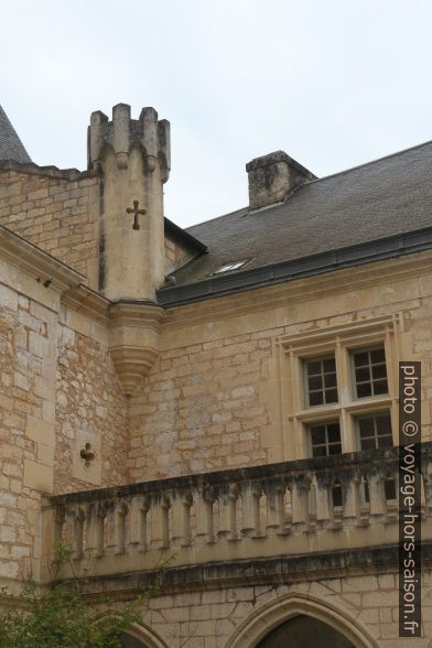 Une échauguette du Château de Campagne. Photo © Alex Medwedeff