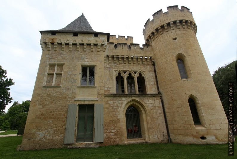 Côté sud-est du Château de Campagne. Photo © André M. Winter