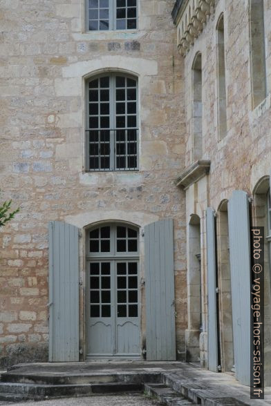 Portes du Chateau de Campagne. Photo © Alex Medwedeff