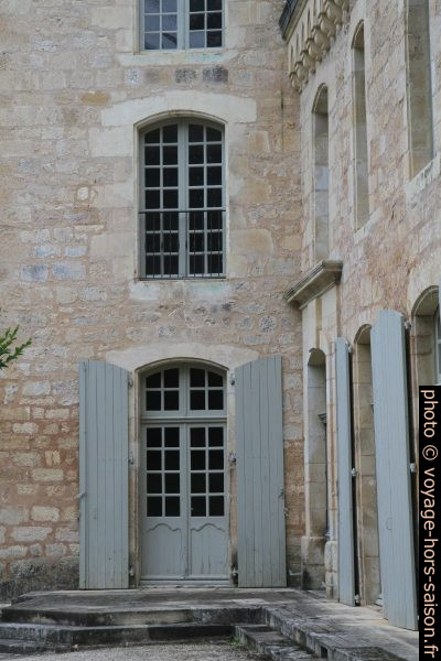 Portes du Chateau de Campagne. Photo © Alex Medwedeff