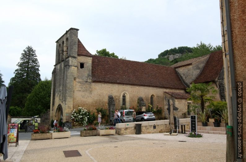 L'église de Campagne avec un clocher-mur massif. Photo © André M. Winter