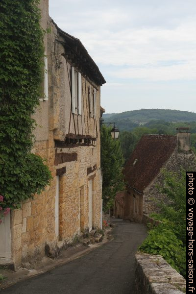 Descente vers la Dordogne. Photo © Alex Medwedeff