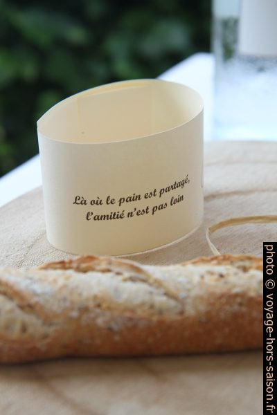 Là où le pain est partagé, l'amitié n'est pas loin. Photo © Alex Medwedeff