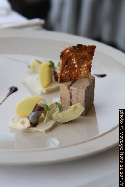 Foie gras au jambon de canard. Photo © Alex Medwedeff