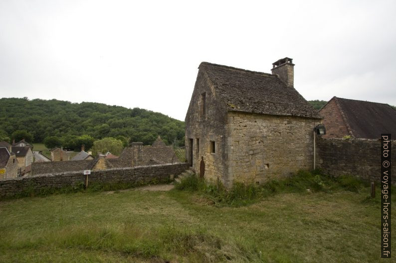 Maison des gardes de l'église abbatiale de Saint-Amand. Photo © André M. Winter