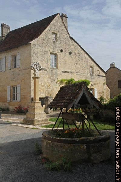 Puits dans le centre de Fanlac. Photo © Alex Medwedeff