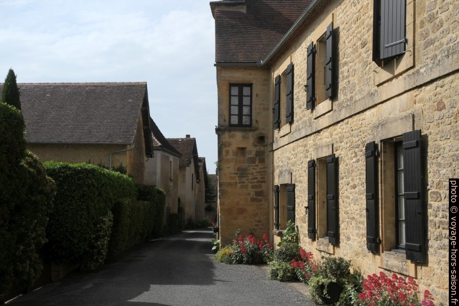Rue du Bourg de Fanlac. Photo © Alex Medwedeff