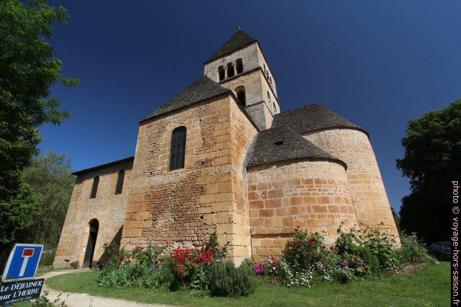 Côté sud de l'église St.-Léonce. Photo © André M. Winter