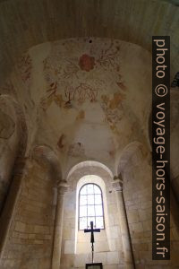 Voûte en cul-de-four du chœur de l'église romane St.-Léonce. Photo © André M. Winter