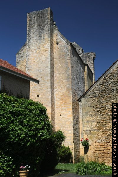Chevet très haut de l'Église Saint-Pantaléon. Photo © Alex Medwedeff