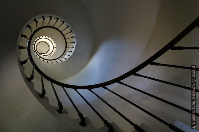 Escalier en colimaçon bas du Phare de la Pointe de la Grave. Photo © André M. Winter