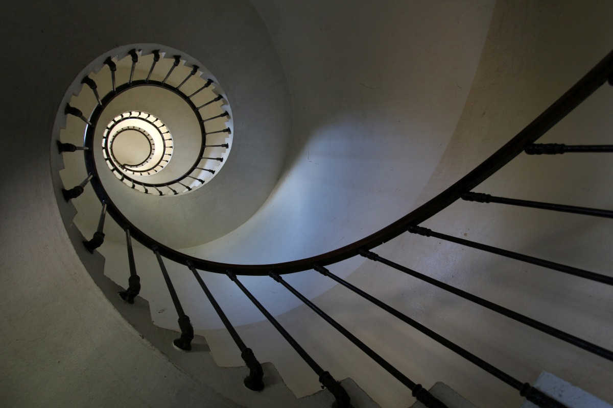 Escalier en colimaçon bas du Phare de la Pointe de la Grave. Photo © André M. Winter