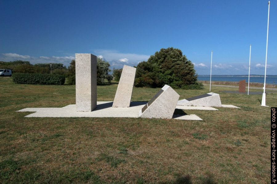 Monument de l'Opération Frankton. Photo © André M. Winter