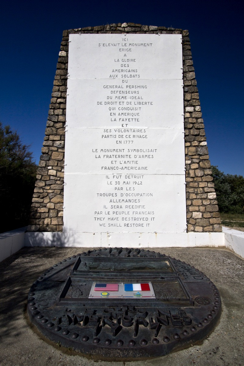 Monument au monument détruit louant l'armée américaine de 1917. Photo © André M. Winter