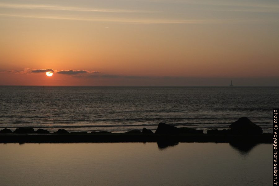 Coucher de soleil et le Phare de Cordouan. Photo © Alex Medwedeff