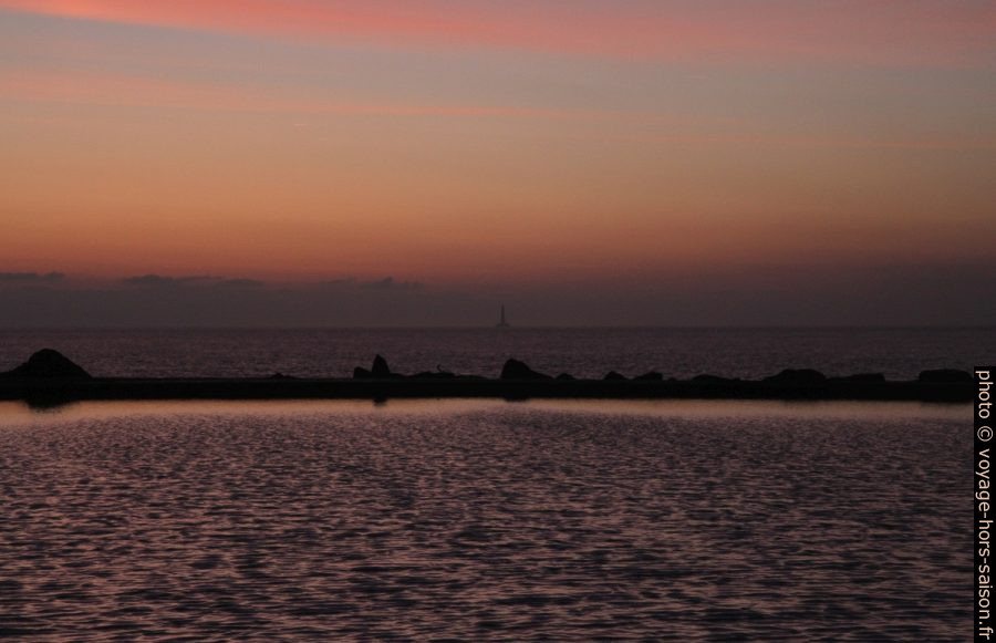 Phare de Cordouan après le coucher du soleil. Photo © Alex Medwedeff