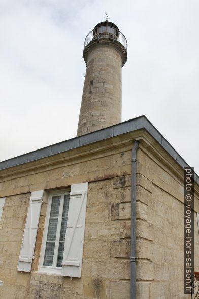 Phare de Richard vu en contre-plongée. Photo © Alex Medwedeff