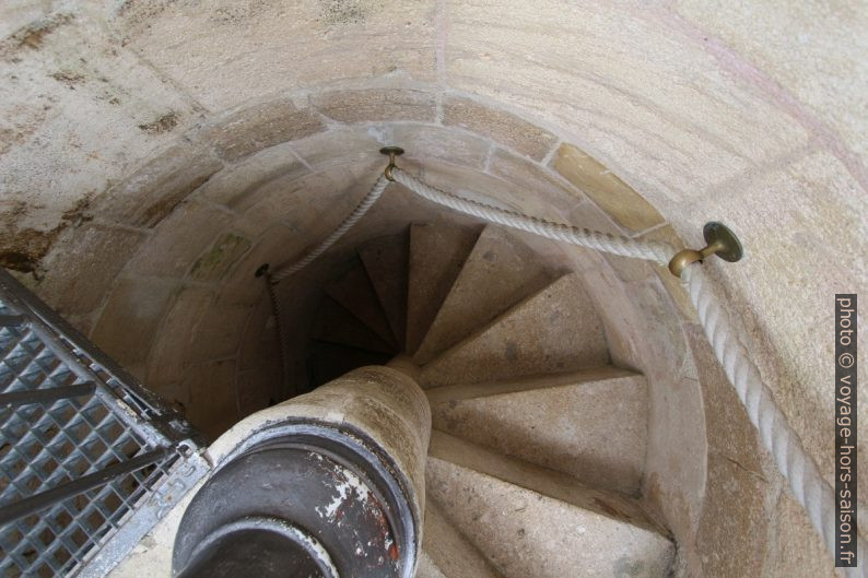 Escalier en colimaçon du Phare de Richard en descente. Photo © André M. Winter