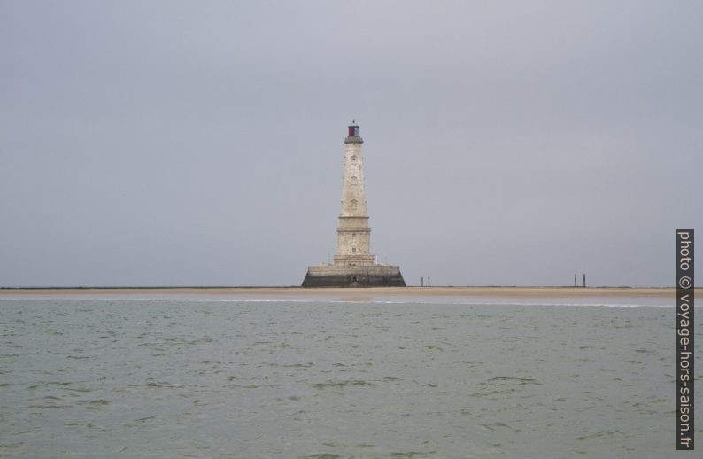 Phare de Cordouan à mer basse. Photo © Alex Medwedeff