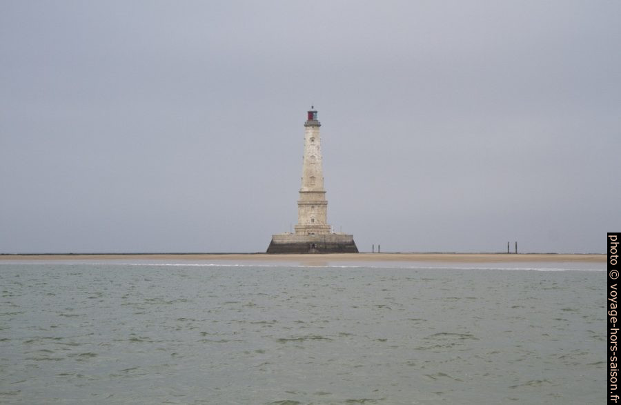 Phare de Cordouan à mer basse. Photo © Alex Medwedeff