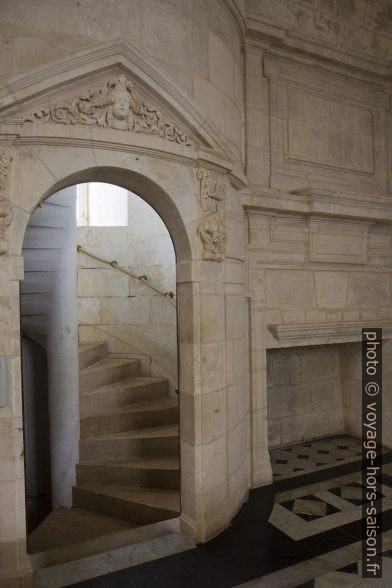 Porte du premier étage du Phare de Cordouan donnant sur l'escalier en colimaçon. Photo © Alex Medwedeff