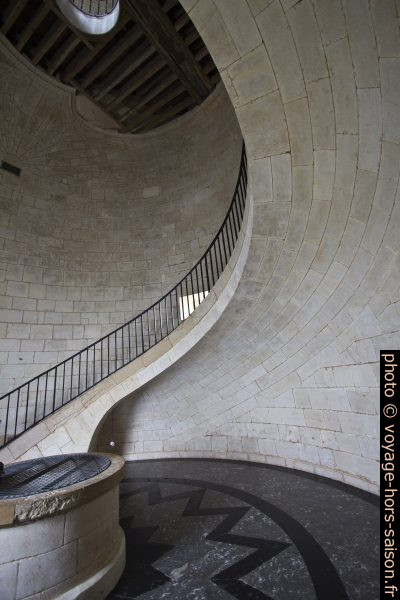 L'escalier hélicoïdal du troisième étage du Phare de Cordouan. Photo © André M. Winter