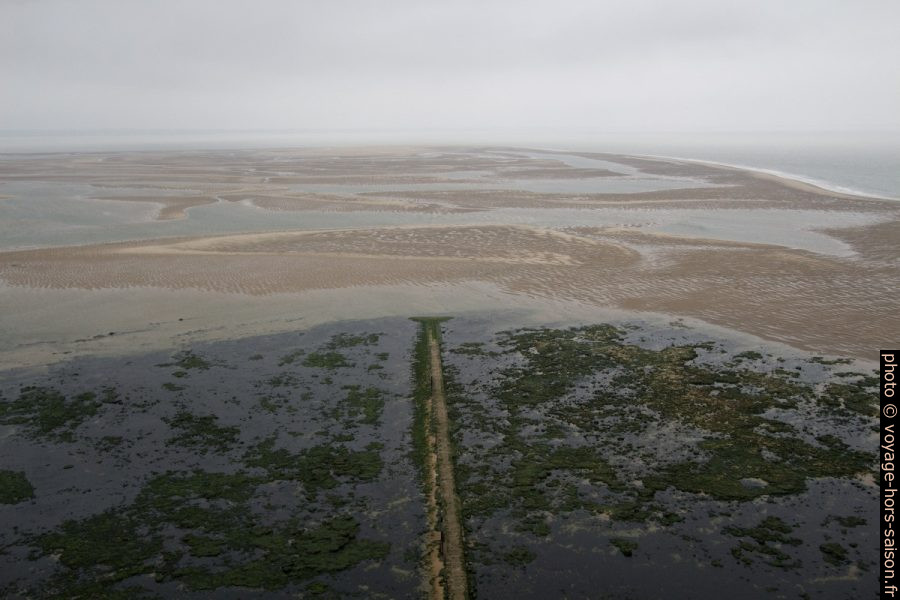 Plateau de Cordouan et banc de sable au nord-est. Photo © André M. Winter