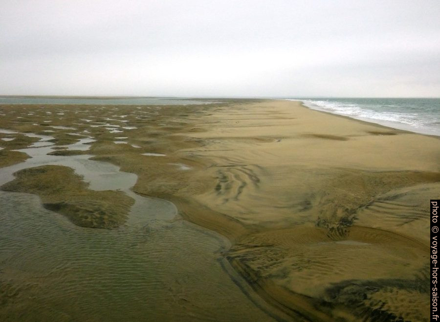 Banc de sable à l'est du Plateau de Cordouan. Photo © André M. Winter