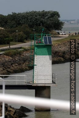 Feu vert du Port Bloc. Photo © André M. Winter