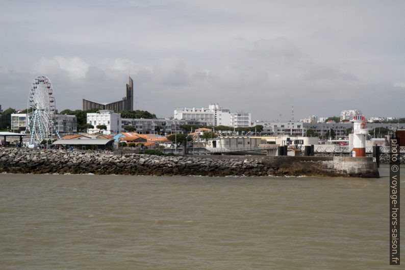 Arrivée au port de Royan. Photo © Alex Medwedeff