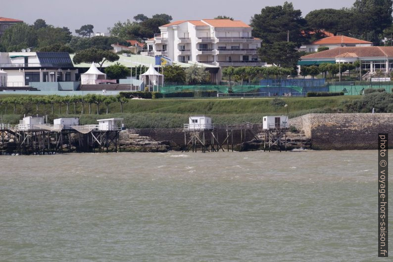 Cabanes de pêche au carrelet à Royan. Photo © André M. Winter