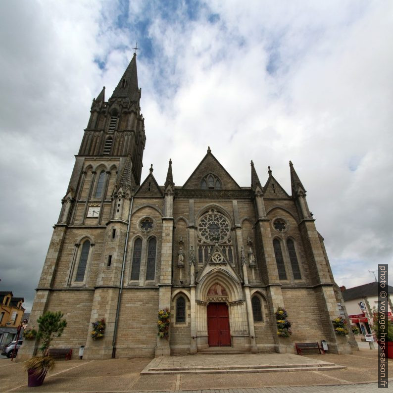 Façade principale de l'église Saint-Pierre-et-Saint-Paul à Missillac. Photo © André M. Winter