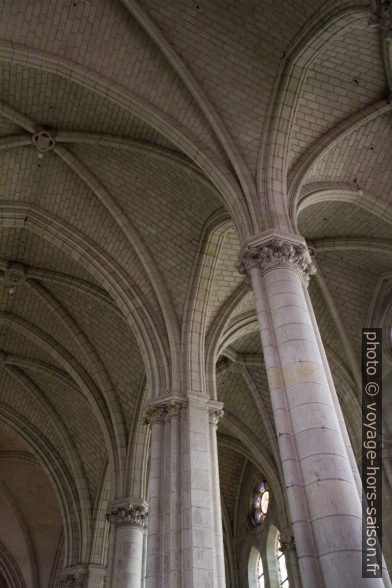 Voûtes et piliers de l'église de Missillac. Photo © Alex Medwedeff