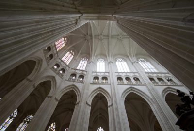 Voûtes du transept de la Cathédrale Saint-Pierre-et-Saint-Paul de Nantes. Photo © Alex Medwedeff