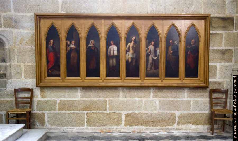 Tableaux de saints, saintes et Jésus dans la cathédrale de Nantes. Photo © Alex Medwedeff