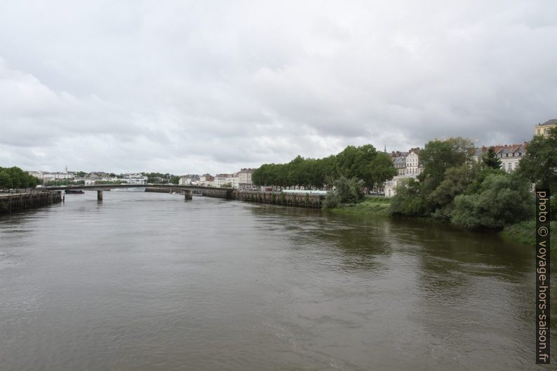 La Loire vue de la Passerelle Victor Schœlcher. Photo © Alex Medwedeff